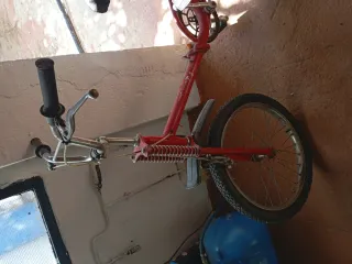 Bicicleta roja G.A.C.