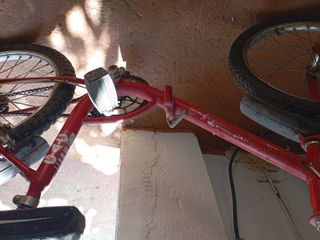 Bicicleta roja G.A.C.