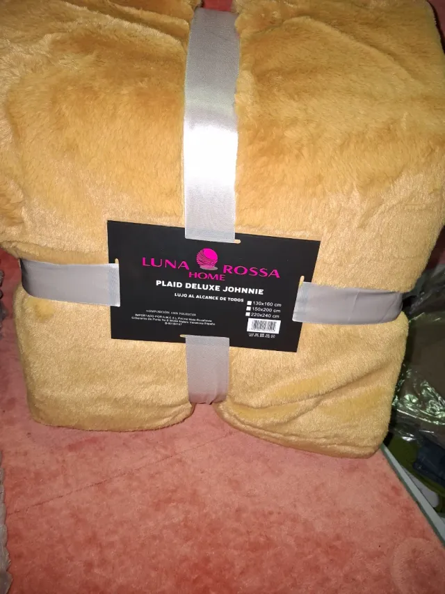 Mantas de 90 o sofá.borreguito. 150x200