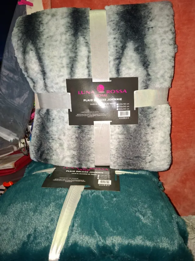 Mantas de 90 o sofá.borreguito. 150x200