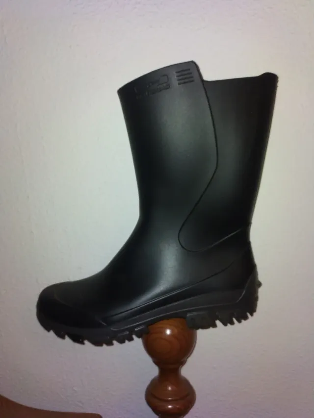 Talla 39. Botas de agua negras