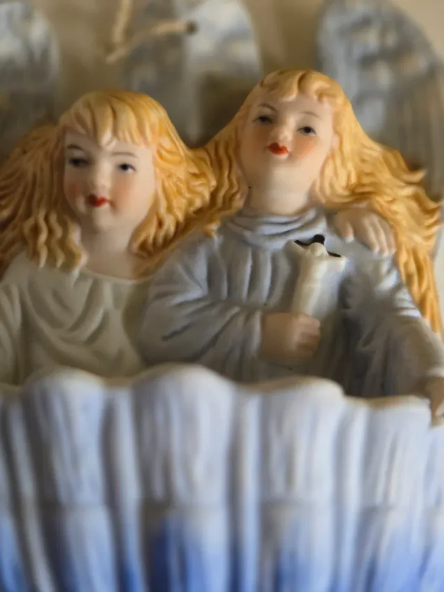 Benditera de porcelana antigua