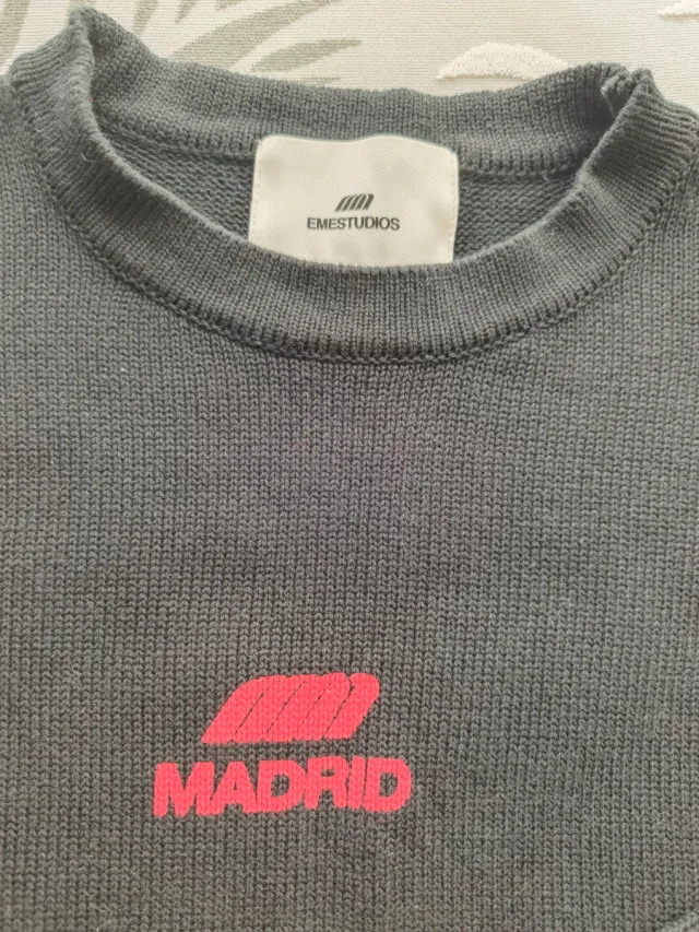 Jersey Eme Studios gris con logo Madrid