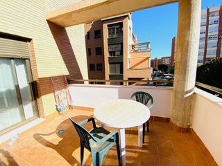 Piso en alquiler en Ciudad Jardín - Tagarete - El Zapillo en Almería