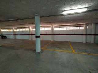 Garaje en alquiler en Zona Avda. Juan de Diego - Parque Municipal  en Bormujos