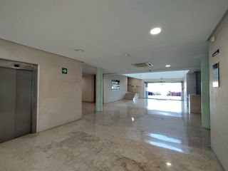 Garaje en alquiler en Zona Avda. Juan de Diego - Parque Municipal  en Bormujos