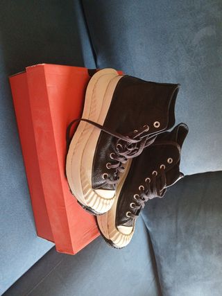Converse Piel Negras y Blancas
