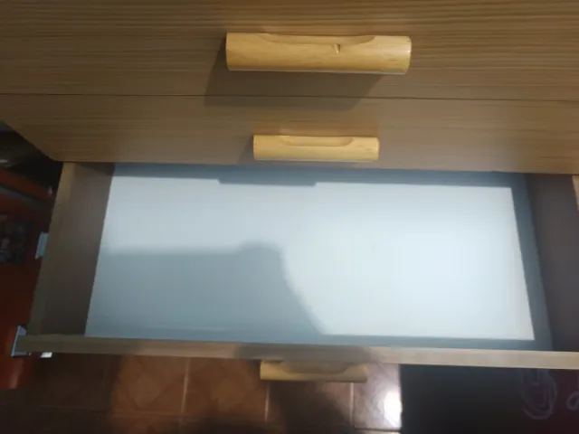 Comò in legno con 7 cassetti