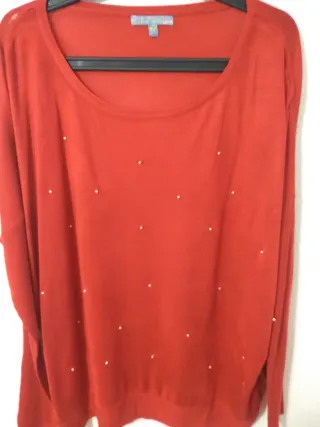 Jersey fino rojo con pedrería