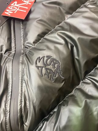 Chaqueta Mertra plumas de color verde