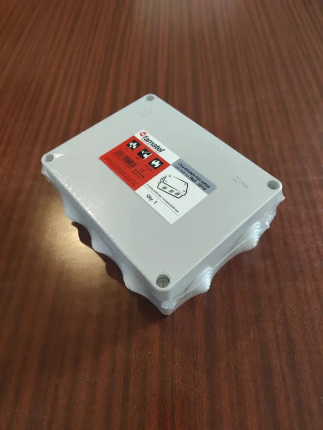 Caja estanca con conos