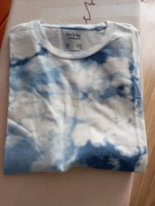 Camiseta Bershka Oversize Fit Azul/Blanco Talla XS