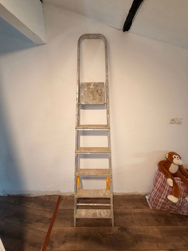 Escalera de mano plegable