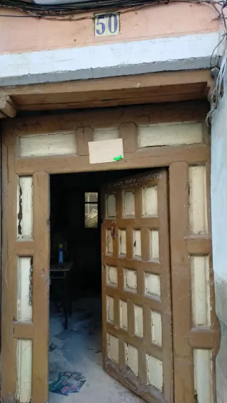 Partes de casa de madera inhabitable 