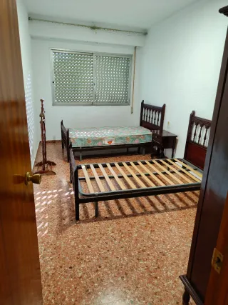 Se alquila en Vilamarxant, un amplio piso de 4 hab