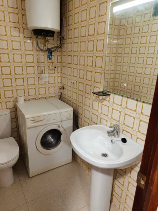 Se alquila en Vilamarxant, un amplio piso de 4 hab