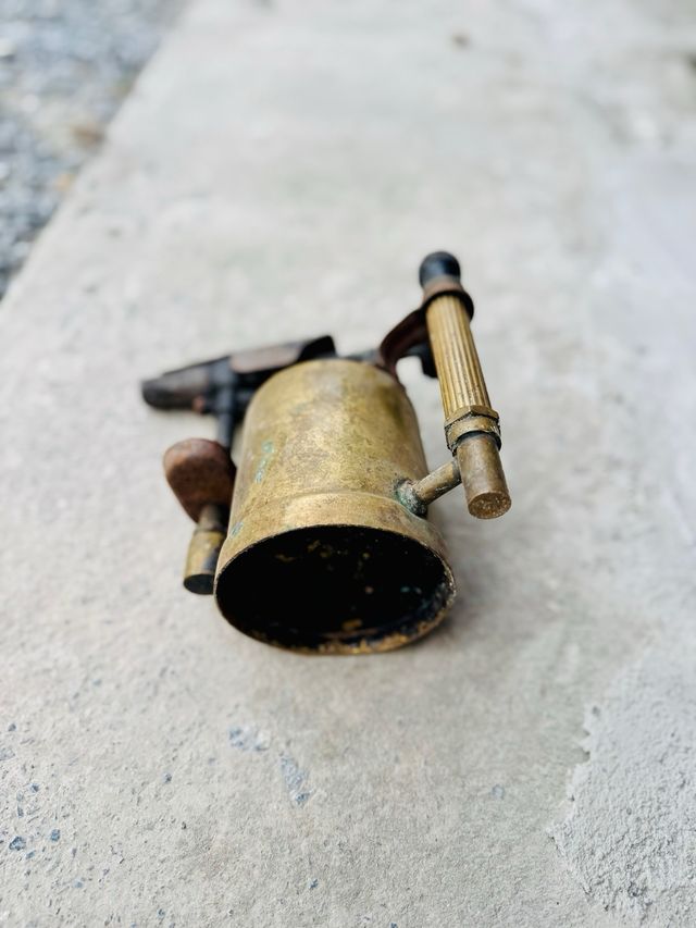 Soldatore Focus in ottone vintage