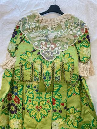 Corpiño y falda de traje de fallera + delantal.