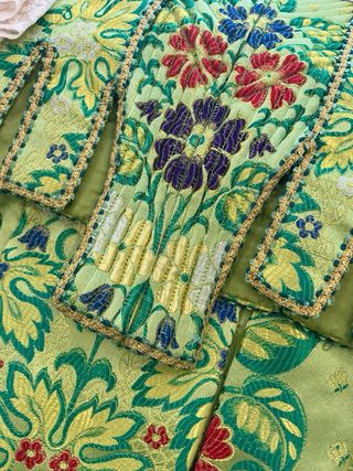 Corpiño y falda de traje de fallera + delantal.