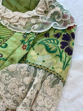 Corpiño y falda de traje de fallera + delantal.