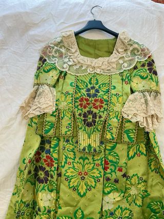 Corpiño y falda de traje de fallera + delantal.