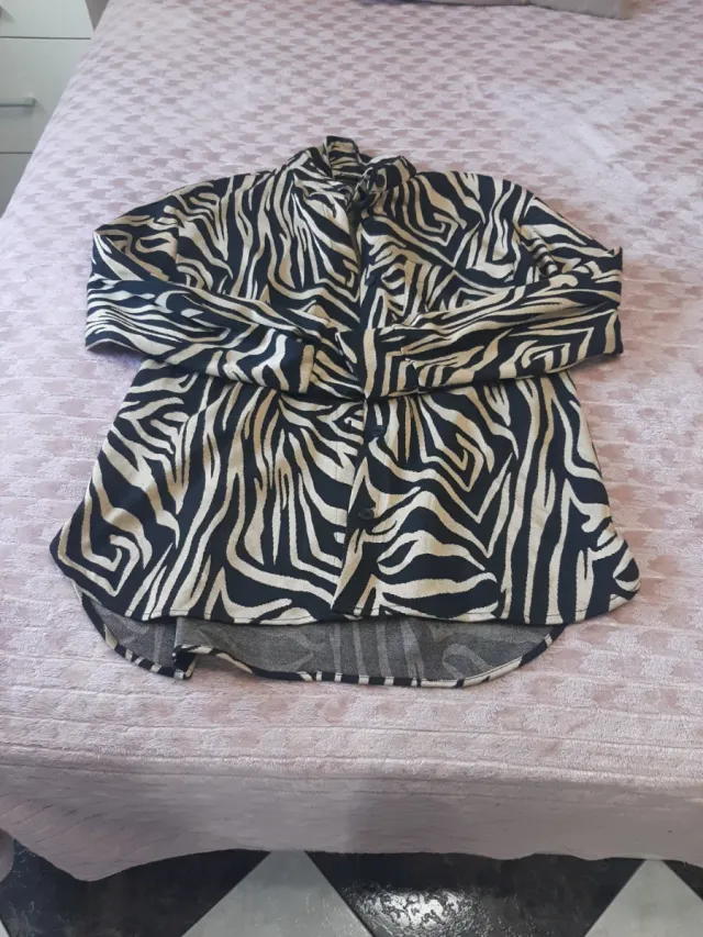 Sobrecamisa cebra beige y negra