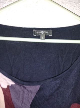 Camiseta  talla l y Chaqueta Roja Talla 42