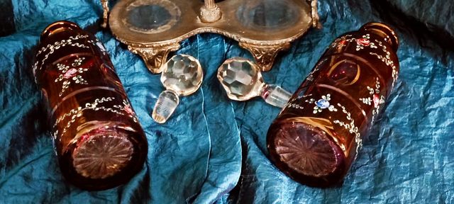 Convoy 2 Licoreras Rojo Rubí Vintage