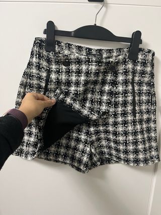 Falda/shorts tweed blanco y negro
