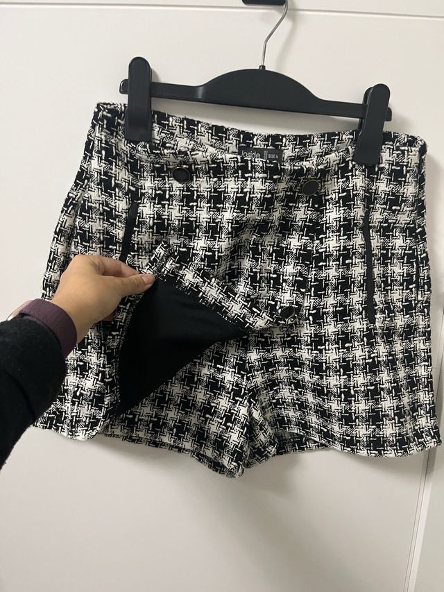 Falda/shorts tweed blanco y negro