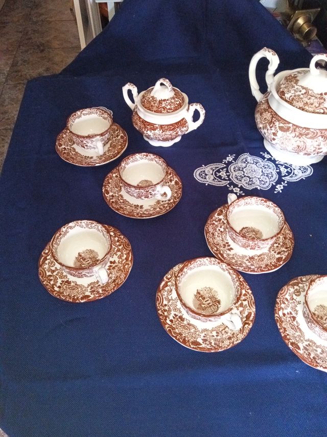 Juego de té de porcelana