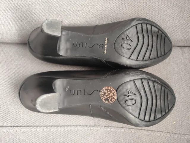 Zapatos de tacón Unisa negros