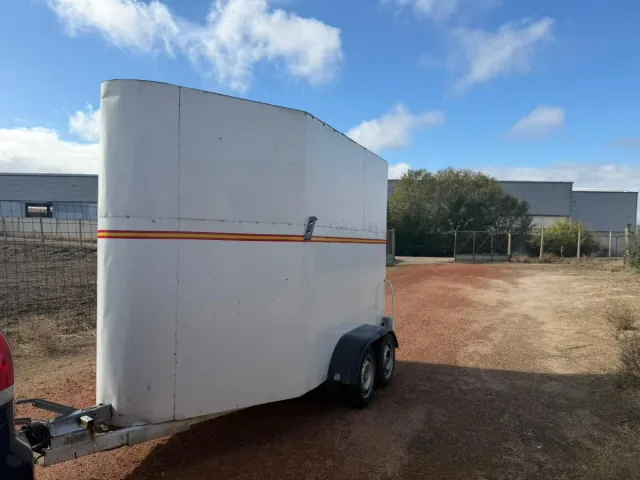 Remolque transportador de animales