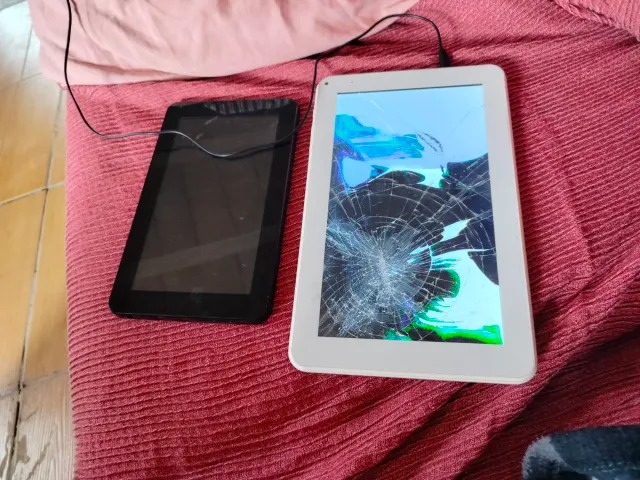 2 Tablet da riparare