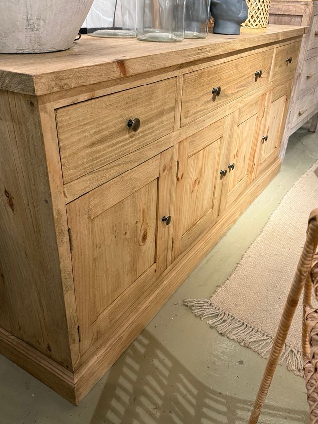 Bufet madera pino hecho a medida