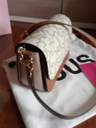 Bolso Tous Beige y Marrón. 
