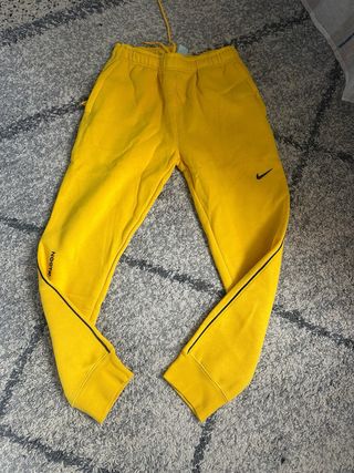 Conjunto Nike x Drake NOCTA Amarillo