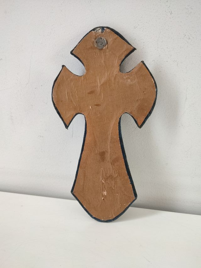 Aguabenditera antigua de pared