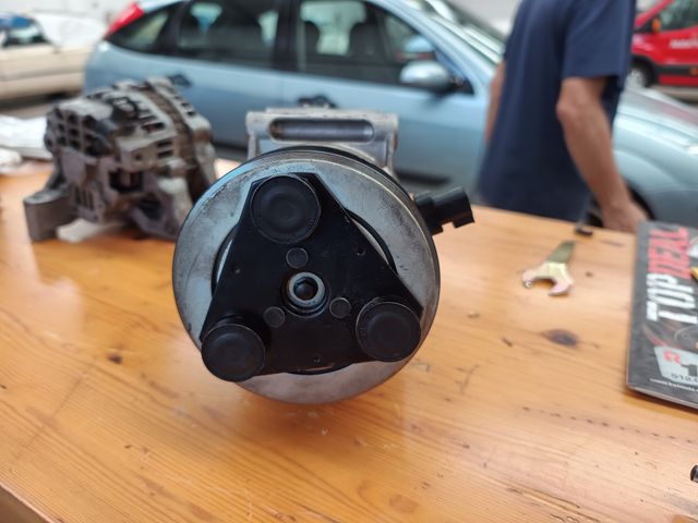Compresor AA marca Acr modelo 135142 Ford Mondeo