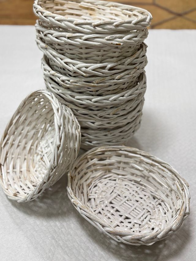 Lote 11 cestas mimbre blancas 23x18 cm