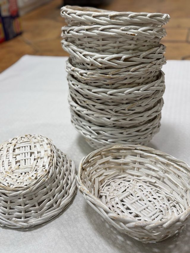 Lote 11 cestas mimbre blancas 23x18 cm