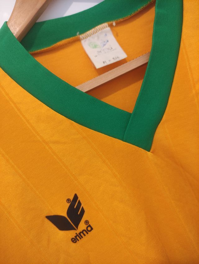 Camiseta de fútbol vintage