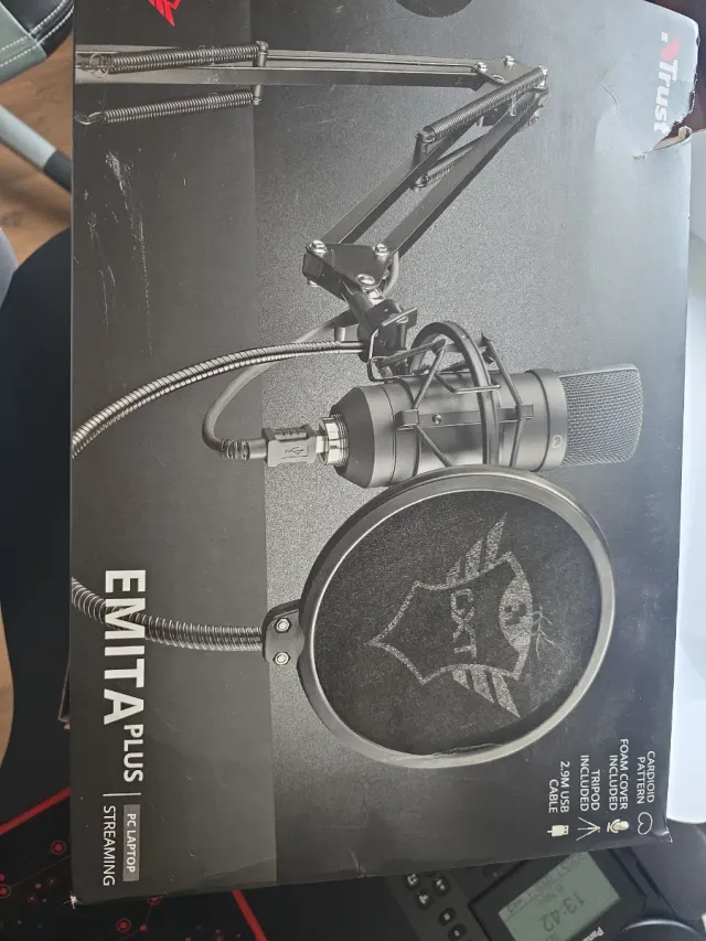 Micrófono Trust Emita Plus Streaming GXT 252+