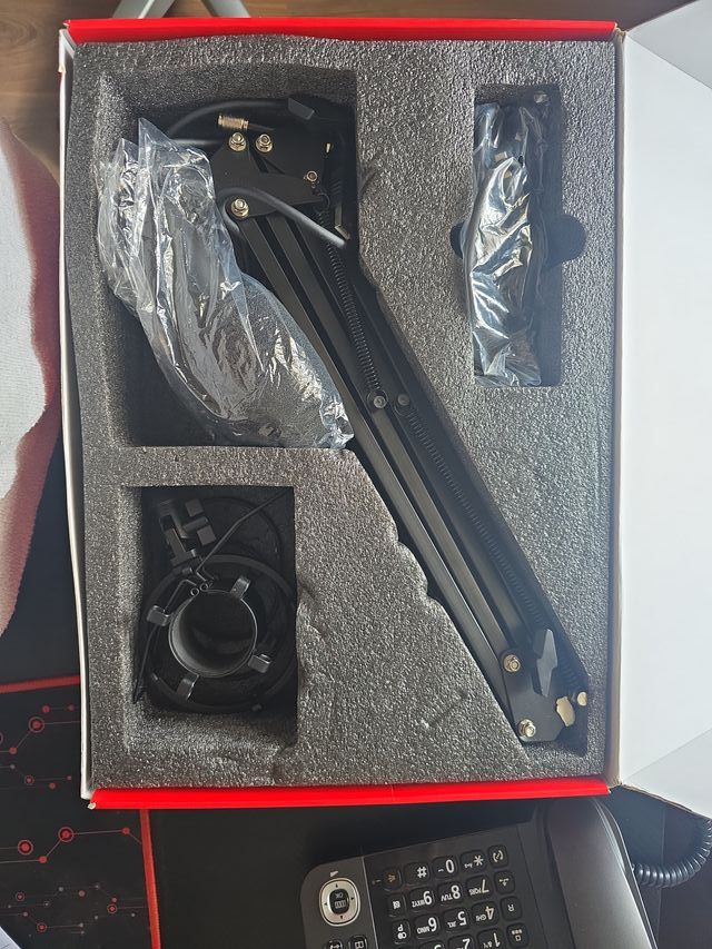 Micrófono Trust Emita Plus Streaming GXT 252+