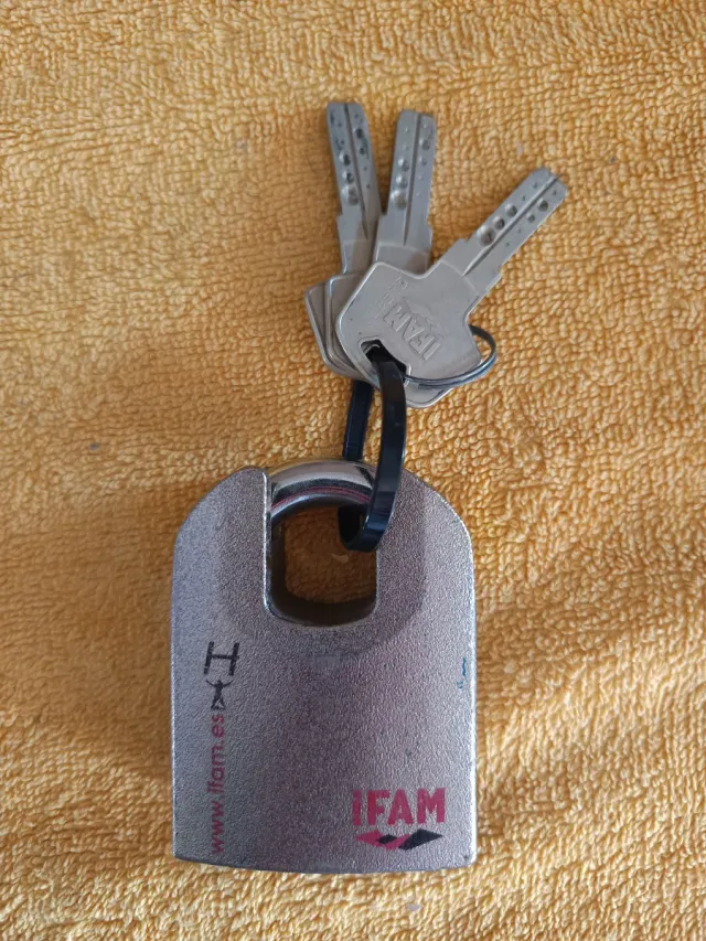 Candado IFAM Hércules con 3 llaves