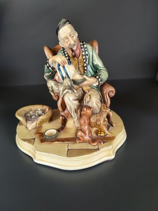 Statuetta 'Anziano con Gatti'