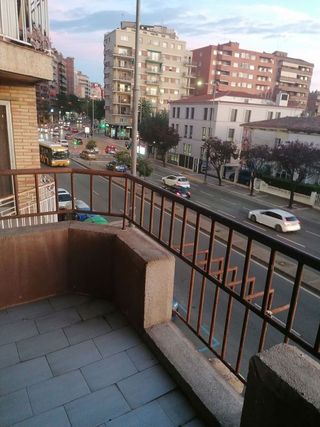 Piso en alquiler en Joc de la Bola - Camps d'Esports - Ciutat Jardí - Montcada en Lleida