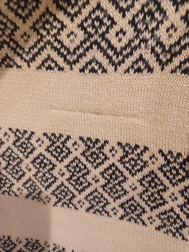 Chaqueta poncho beige y negro