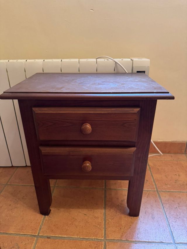 Mesilla rústica de madera