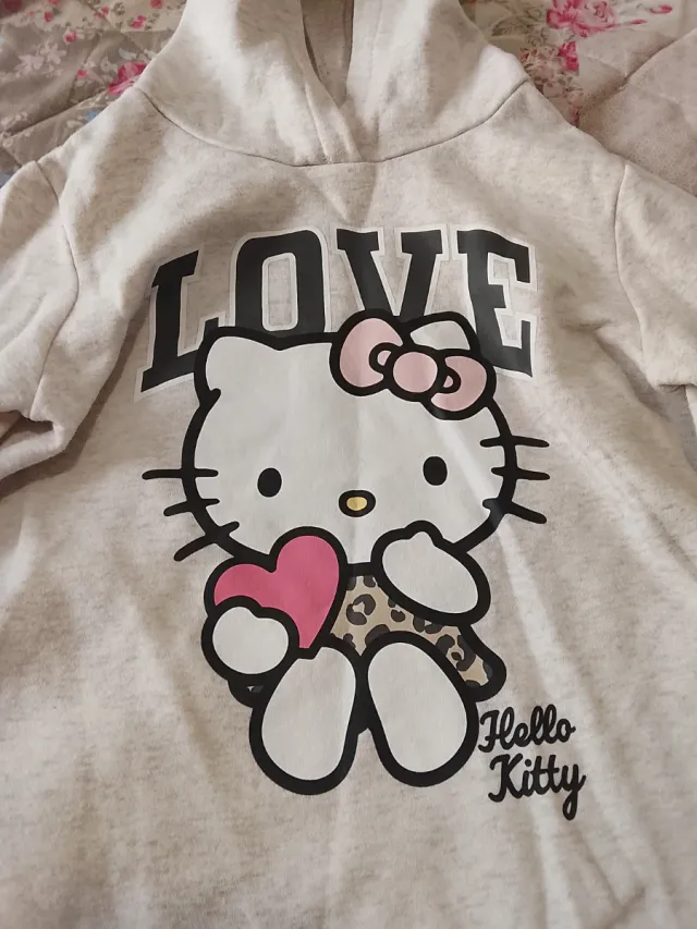 Sudadera H&M Hello Kitty Talla 7-8 años (130 cm)